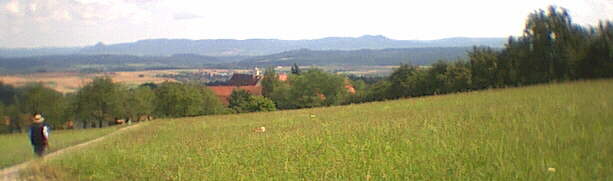 Blick auf das Kloster Kirchberg vom Wandbhl