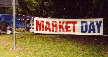 Mission Beach - Markttag - Flohmarkt