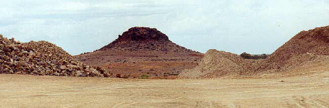 Broken Hill - Pinnacle Mine - Halden und im Hintergrund die Pinnacles