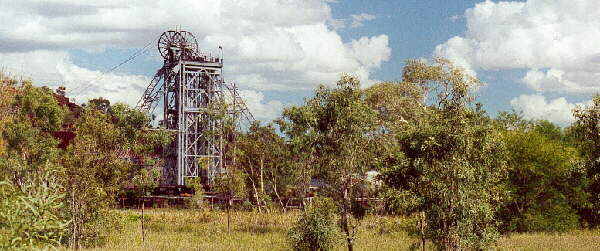 Mt. Isa - einer der Headframes der Mine