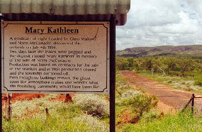 Mary Kathleen - Einfahrt in ein aufgegebenes Bergwerk