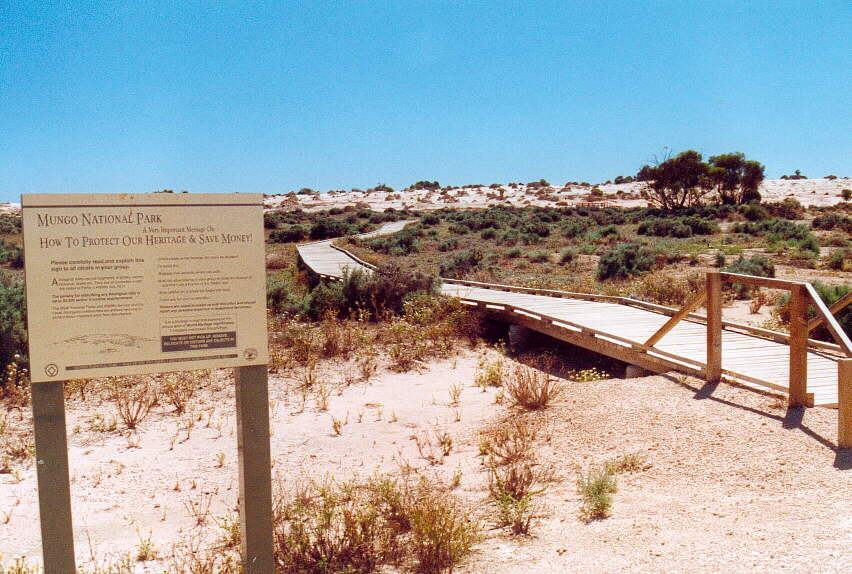 Mungo NP - Fussweg zur Wall of China