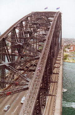 Blick auf die Harbour Bridge (Pylon) - Climb the south east pylon !