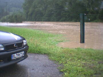 (c)2002 KPKproject - Eyachpegel - 11.08.02/10.00 bei Bad Imnau
