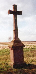 Kurz vor Wiesenstetten - Feldkreuz auf der linken Seite