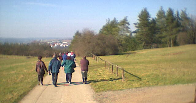 2002 - Darmsheim - auf der gut besuchten Wanderstrecke