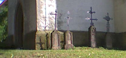 Haigerloch-Hart - 17.06.2001 - in Hart - alte Grabkreuze an der Kirche
