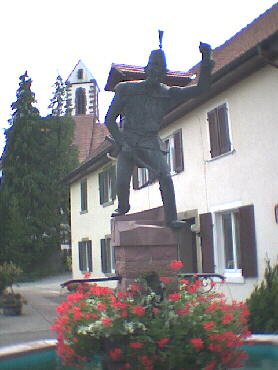 Hausach hat uns wieder und ein Steiger winkt mit einem Bergmanngeleucht einem Frosch entgegen