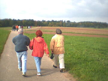 (c)2002 KPKproject - IVV-Wanderung  - Hildrizhausen - auf der Wanderstrecke
