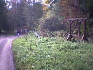 (c)2002 KPKproject - IVV-Wanderung  - Hildrizhausen - kurz vor dem zweiten Kontrollpunkt