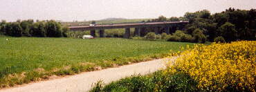 Gäufelden-Tailfingen - im Hintergrund der erste Kontrollpunkt unter dem Autobahnviadukt