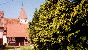 Gufelden-Tailfingen - kurz vor dem Start und Ziel ein Blick in eine Hofeinfahrt