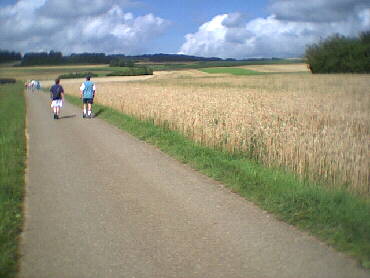 (c)2002 KPKproject - IVV-Wanderung  - Harthausen a.d. Scher