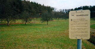 (c)KPKproject - Auf der Wanderstrecke - vorbei an einem Geschichtspfad