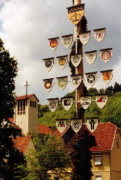 Albstadt-Onstmettingen am IVV-Wandertag fotografiert 24.05.2001