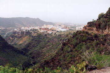 (c)2002 KPKproject - Tenerife - Süd-West - Adeje - Barranco del Infierno - Blick zurück auf Adeje