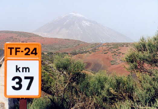 (c)2002 KPKproject - Auf dem Weg zum Teide-NP von La Esperanza kommend - Hintergrund der Teide
