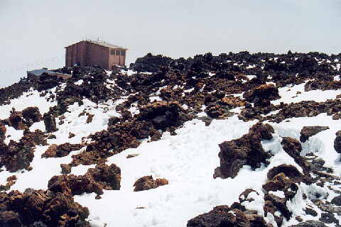 (c)2002 KPKproject - unterwegs nach oben - das Ziel ist erreicht die Bergstation der Seilbahn