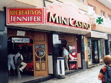 (c)2002 KPKproject - Puerto de la Cruz - an der Strandpromenade