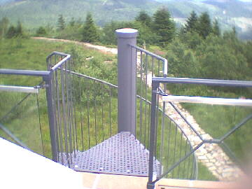 (c)2002 KPKproject - Aufstieg auf den  restaurierten Aussichtsturm