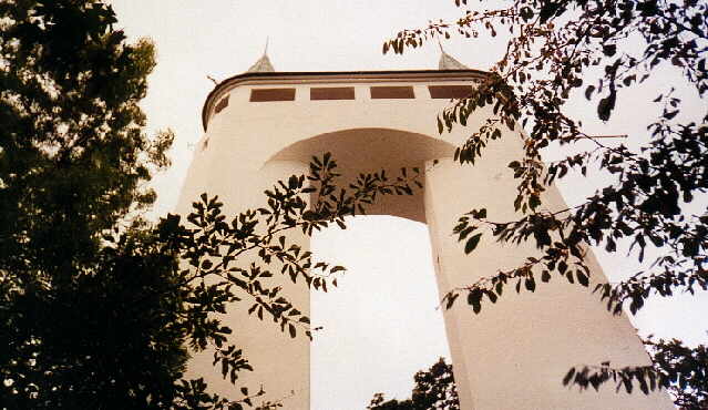 Der Schnbergturm nach der Renovierung zu spterem Zeitpunkt fotografiert!